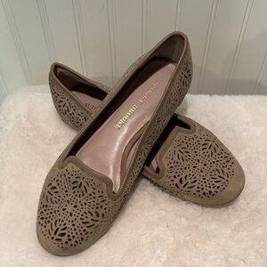 Audrey Brooke Women's Beige Cutout Loafers Size 6